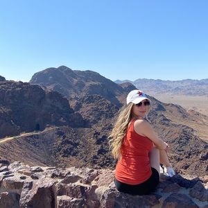 Meet your Posher, Leslee